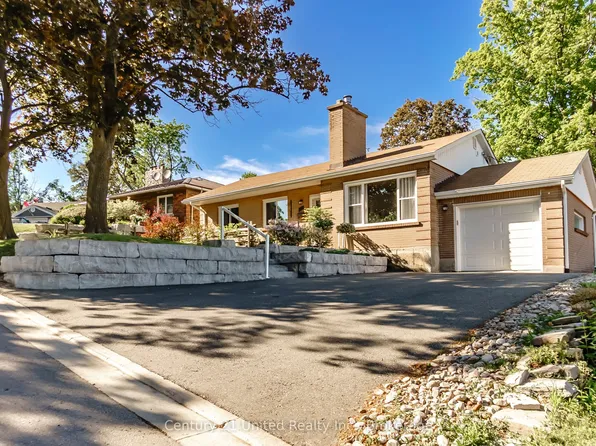 682 Victory Cres, Peterborough, ON K9J 4T3