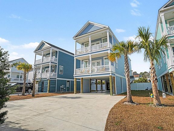 2nd image of 695 Elizabeth Dr.