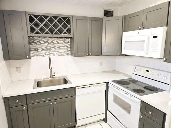 89 Saxony B #B, Delray Beach, FL 33446