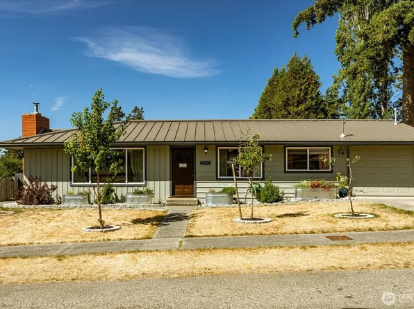 1440 NE 7th Place, Oak Harbor, WA 98277