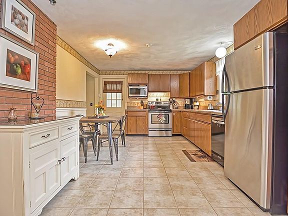 4th image of 51 Taunton St