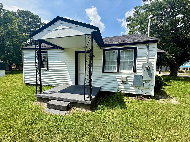 305 Maple St — Photo 3
