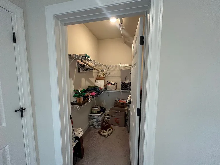 2577 Downer — Photo 14