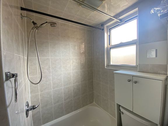 5th image of 150 Skillman Ave APT 3