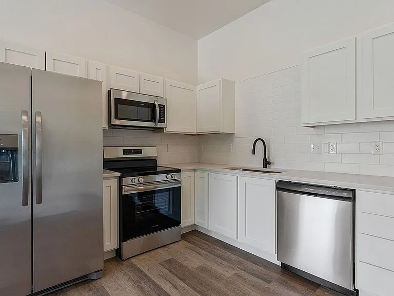 12th Street Townhomes — Photo 9