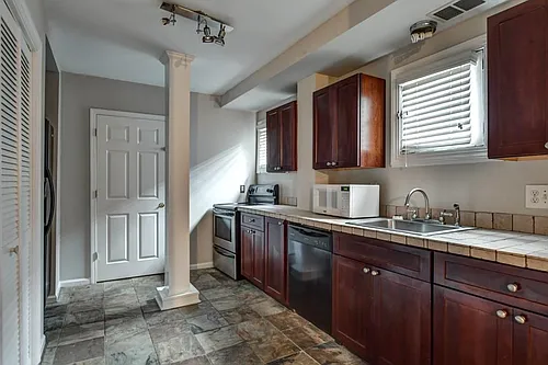 866 Moreland Ave SE #2 Photo 1