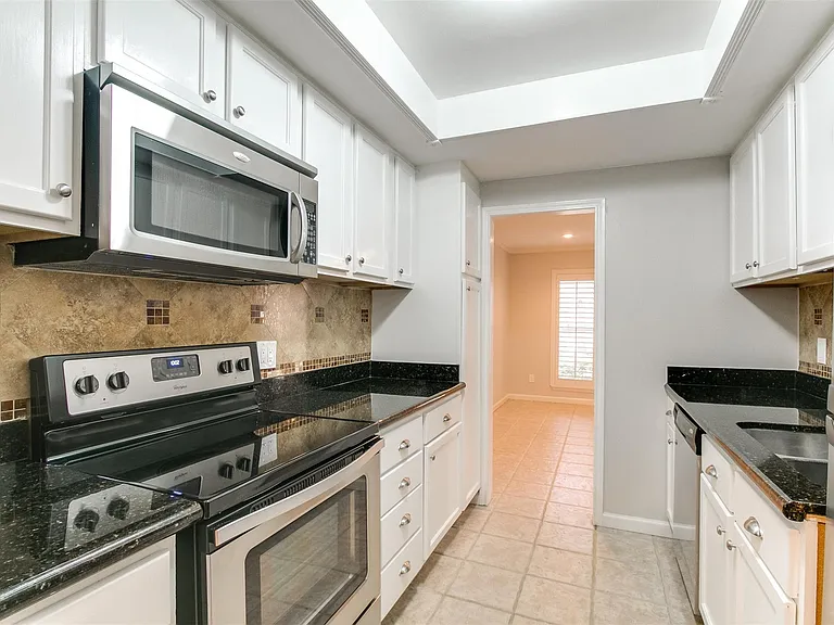 1407 Springrock Ln — Photo 6