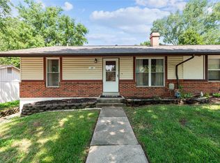 19 Coach Dr, Saint Peters, MO 63376