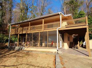 335 E Lakeshore Dr, Landrum, SC 29356