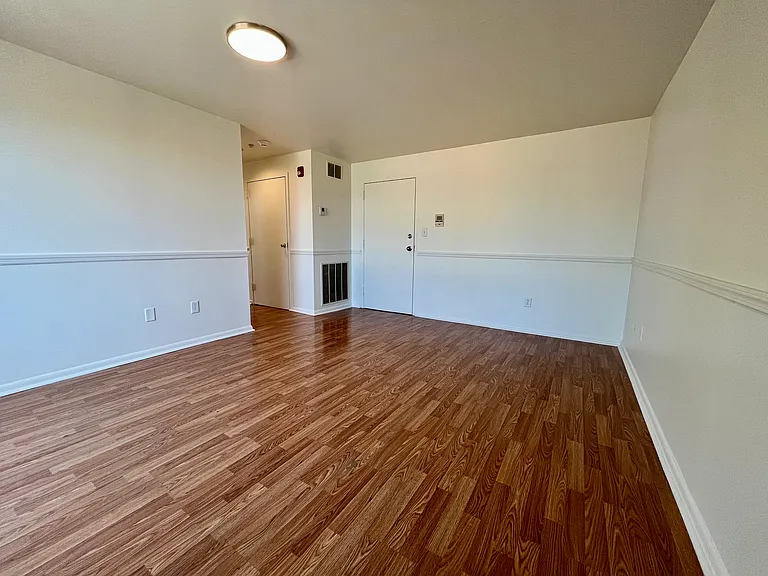 115 W 9th Ave #6 — Photo 4