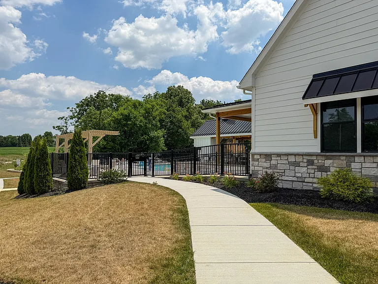 900 Cadwell Ln — Photo 42