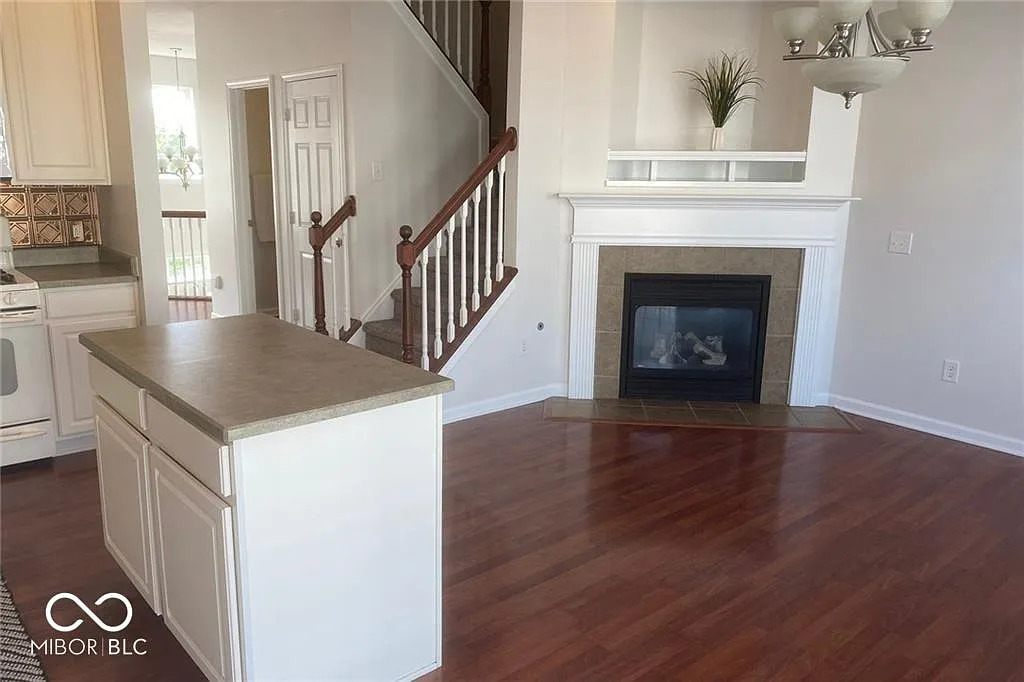 3 bed, 2.5 bath, 1856 sqft, $1,750 — Photo 3