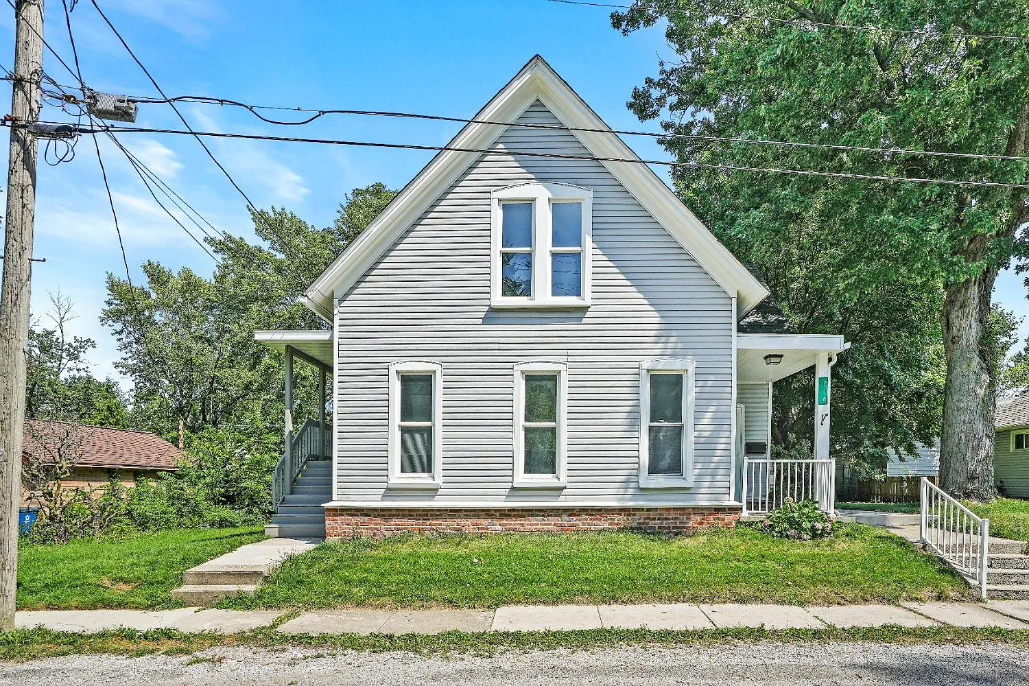 216 Halstead St photo 1