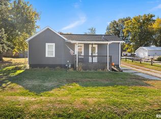 406 W Peoria St, Elmwood, IL 61529