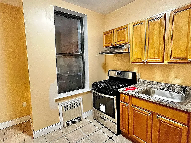 424 E 138th St #2C — Photo 4