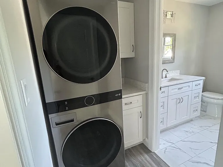 135 W Maple Ave #2 — Photo 9