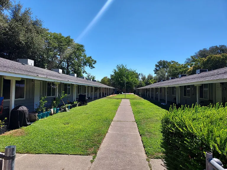 735 & 737 S Jackson St — Photo 1