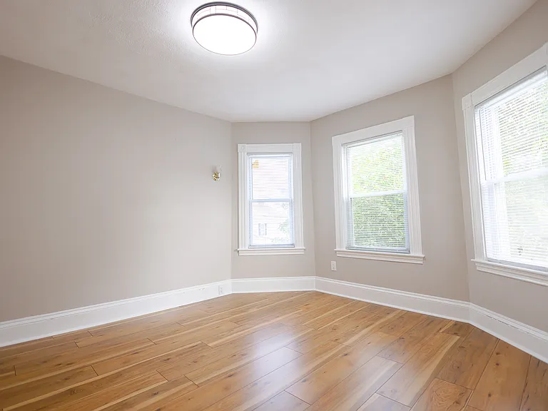 31 Graham St #2 — Photo 3