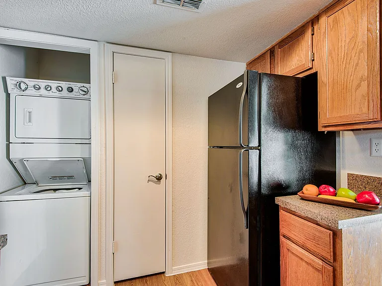 9320 S College Ave — Photo 42