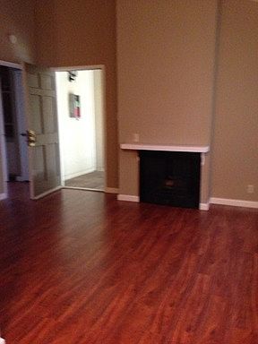 2nd image of 711 13th St APT 4