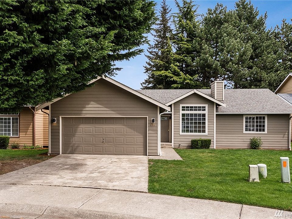 Largest rambler in the well presented community of Rachael Place. 
