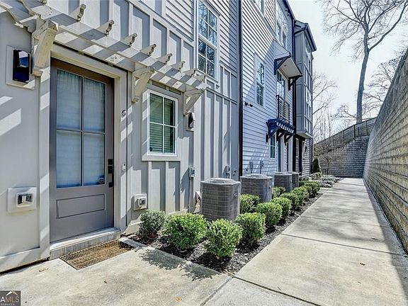 2nd image of 6 Becker Pl NW