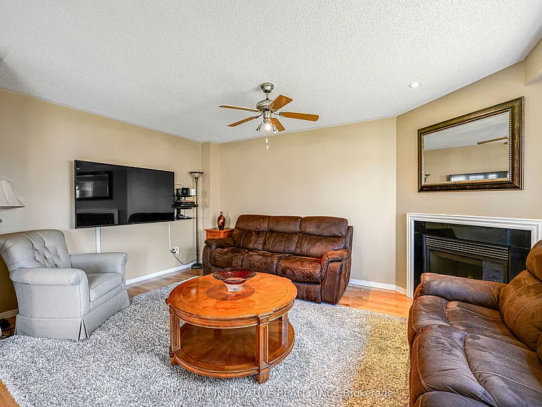 14 Middlecote Dr — Photo 26