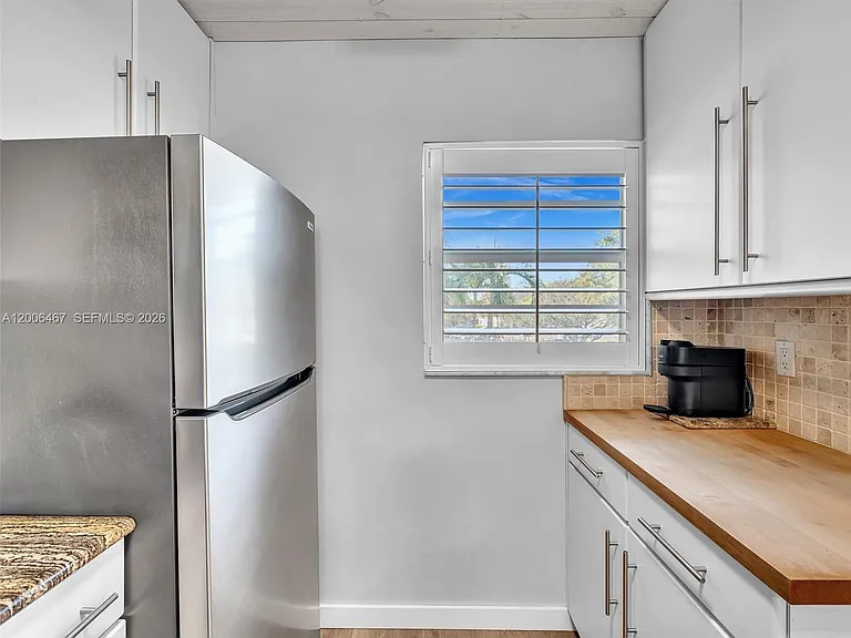 9340 Lagoon Pl #303 — Photo 8