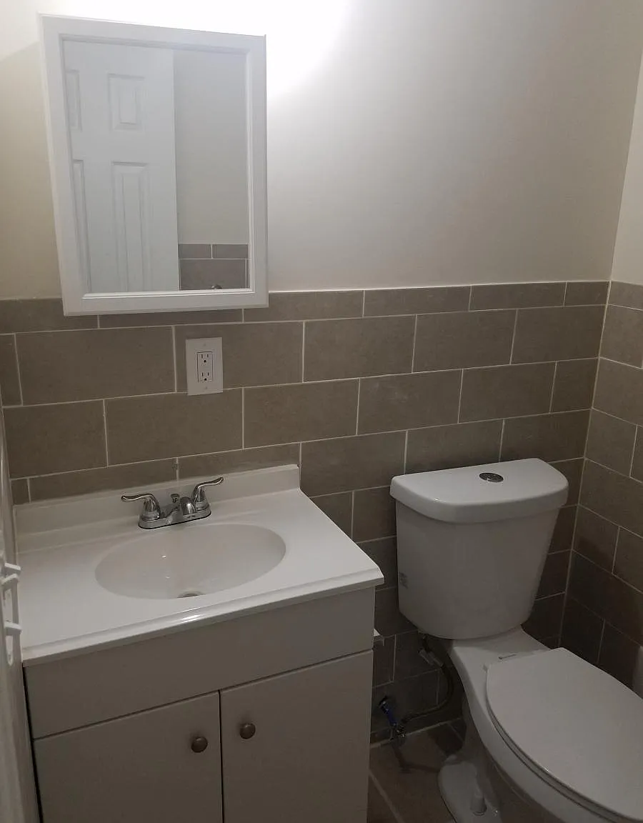 3 bed, 4356 sqft, $2,300 — Photo 1