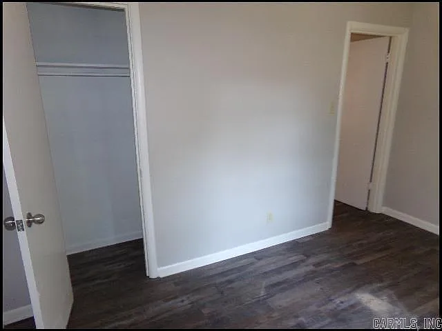 3 bed, 1.0 bath, 864 sqft, $945 — Photo 4