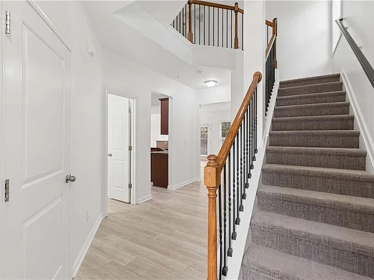 3377 Vintage Cir SE — Photo 5