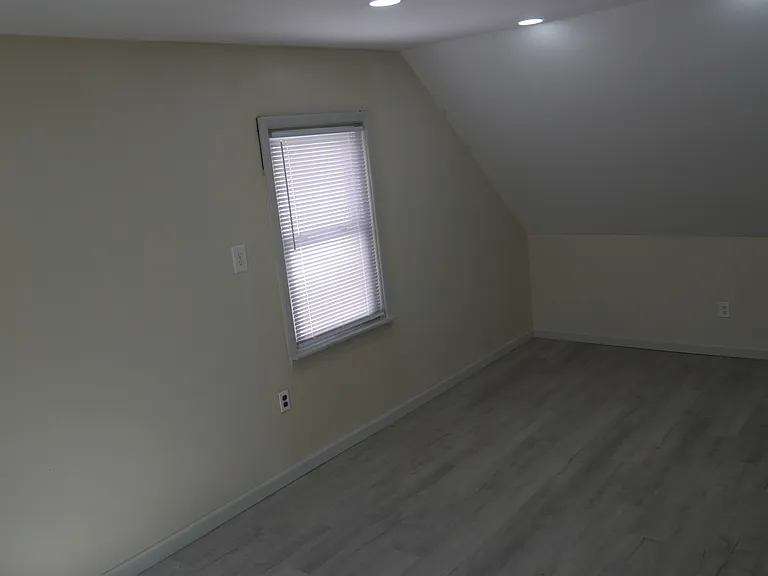 268 Gansevoort Blvd — Photo 12