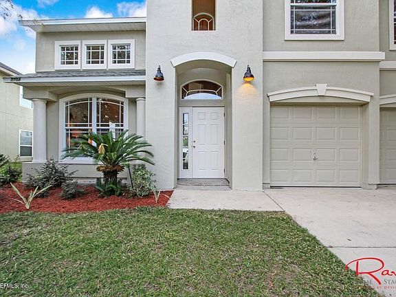 4th image of 3704 Briar Ln