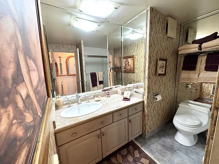5400 The Toledo #410 — Photo 14