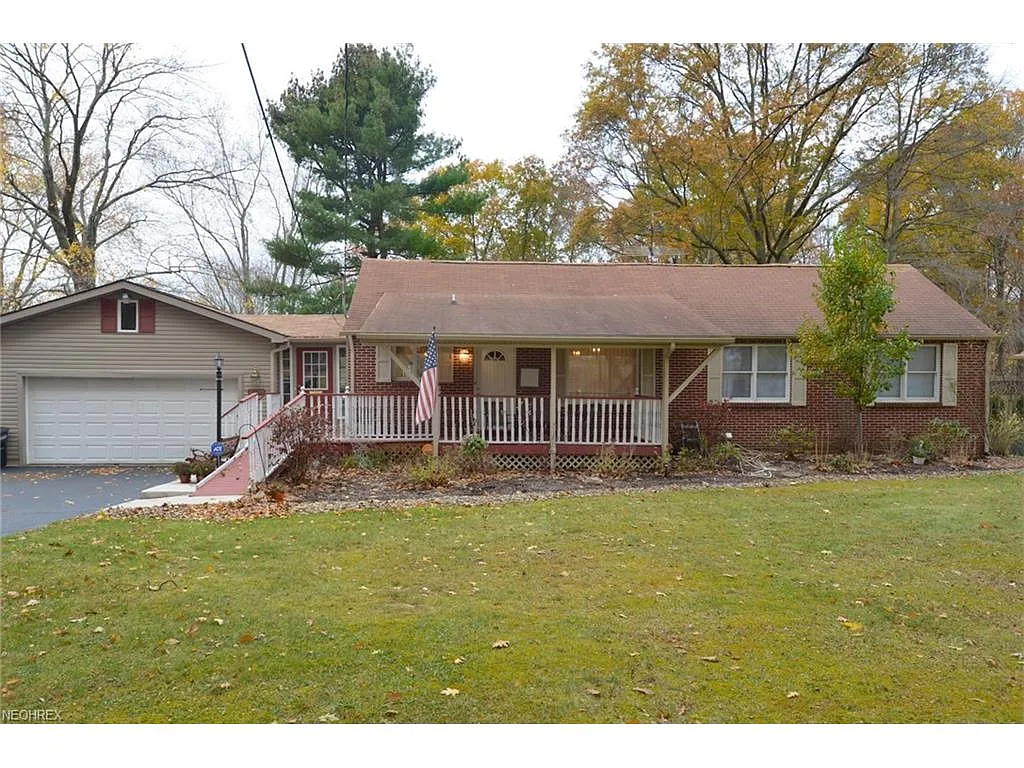 2334 Silver Fox Ln NE photo 1