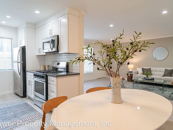 5th image of 11935 Kling St #3