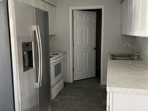 3rd image of 3456 Stanley Ave
