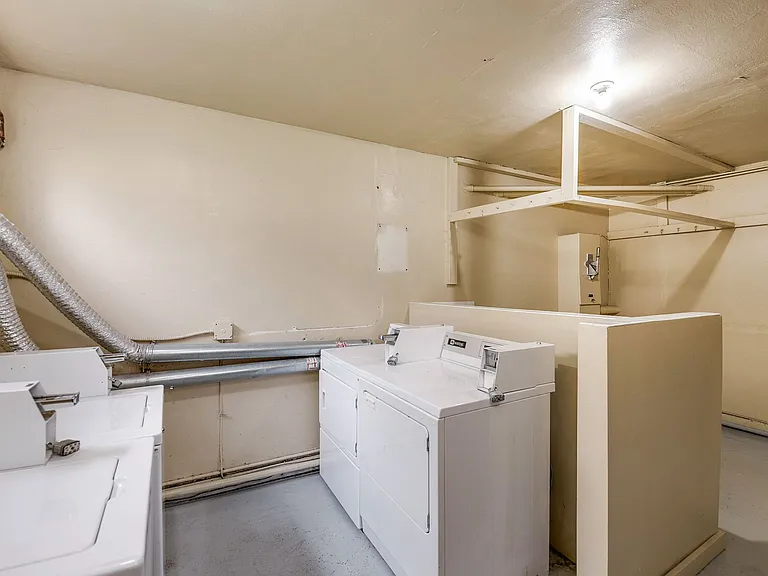 100 W Olympic Pl — Photo 12