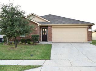 613 Rio Bravo Dr, Haslet, TX 76052