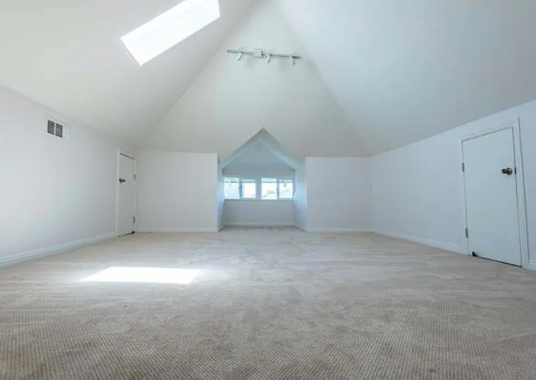 1727 N Bush St — Photo 8