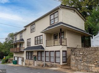 15 S Hawksbill St, Luray, VA 22835