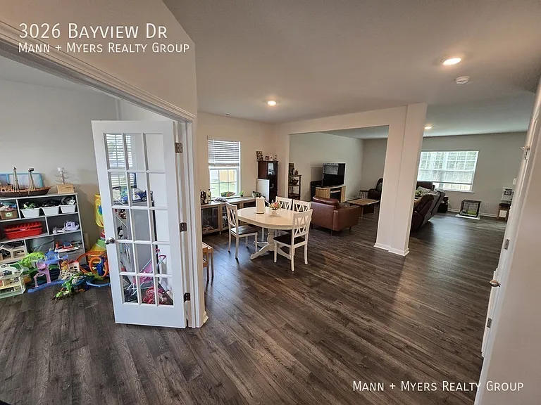 3026 Bayview Dr — Photo 7