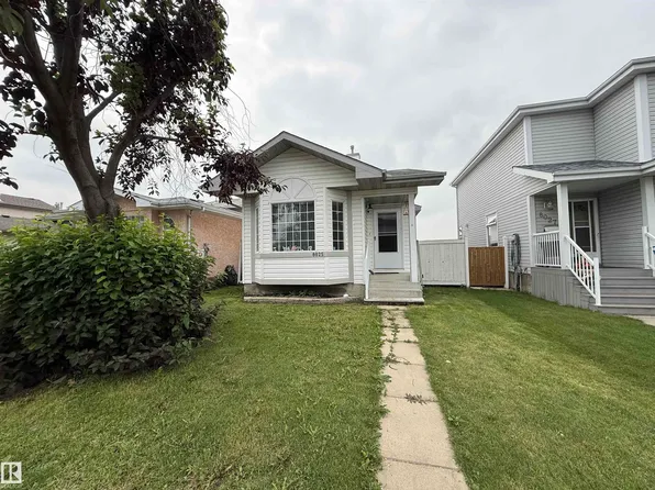 8025 15a Ave NW, Edmonton, AB T6K 4E2