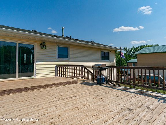 5th image of 386 2nd Ave SW
