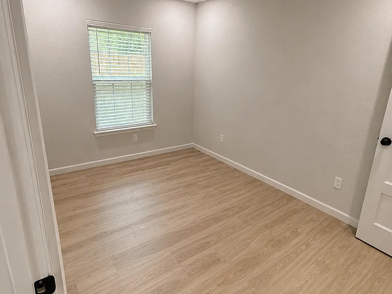 1409 N Englewood Ave #1409 — Photo 9