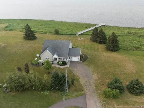 113 Jean Marie, Dundas, NB E4R 5Z7