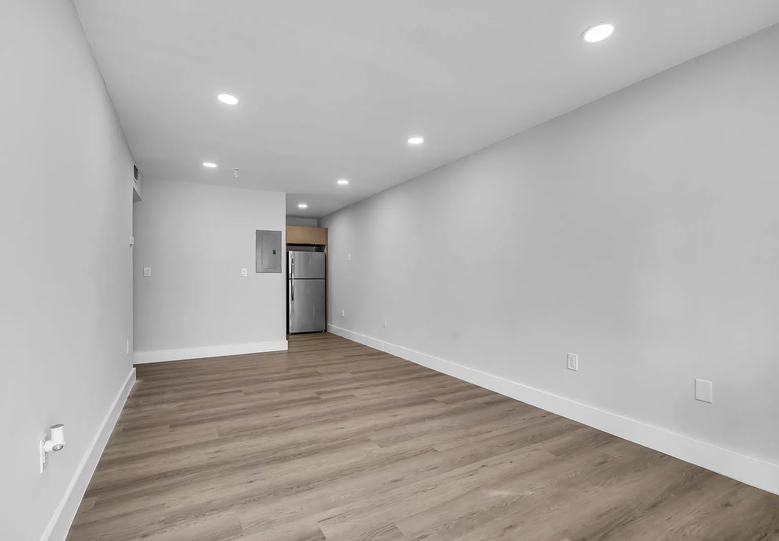 2 bed, 2.0 bath, 650 sqft, $2,500 — Photo 4