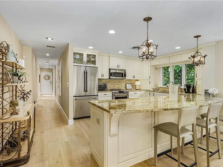 950 Galleon Dr — Photo 18