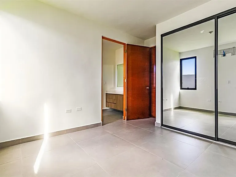 238 Urb Monteazul — Photo 13