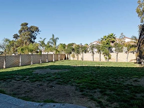 4th image of 329 Commons Park Dr